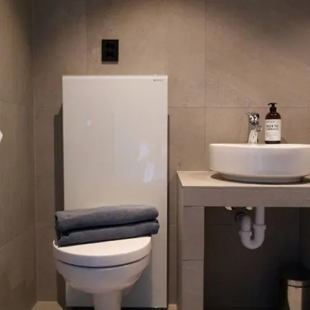 Daire Rorbuleilighet I Toppetasjen I *