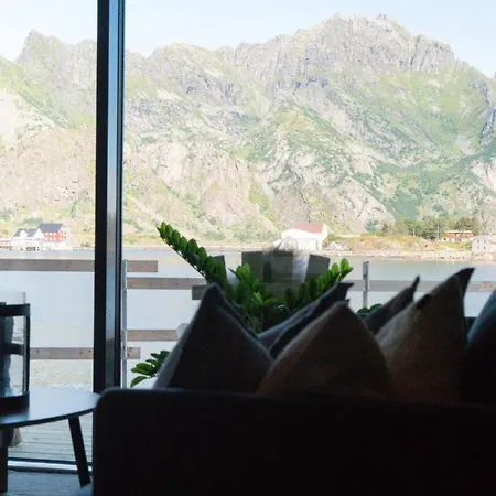 Rorbuleilighet I Toppetasjen I * Henningsvær